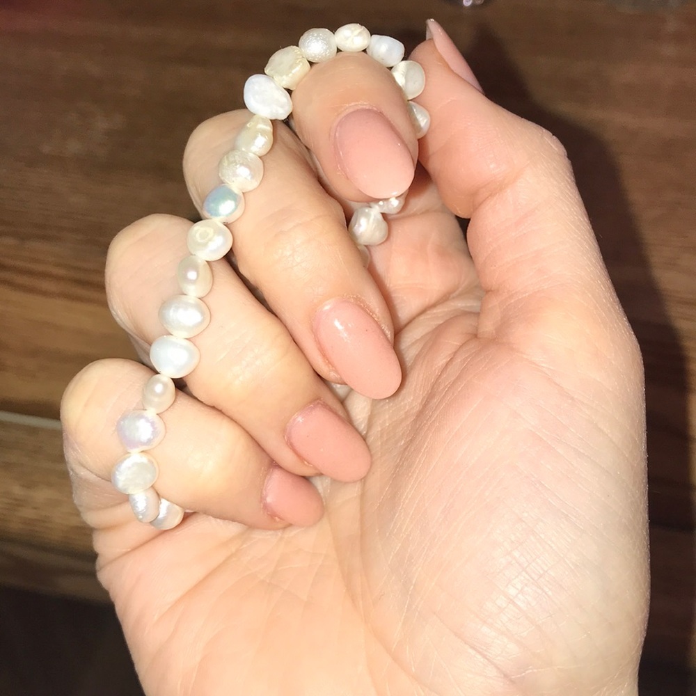 Super cute elastic opal bracelet